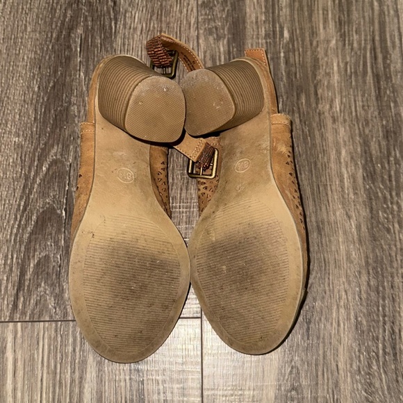 Universal Thread Brown Perforated Heeled Sandals - Picture 4 of 4